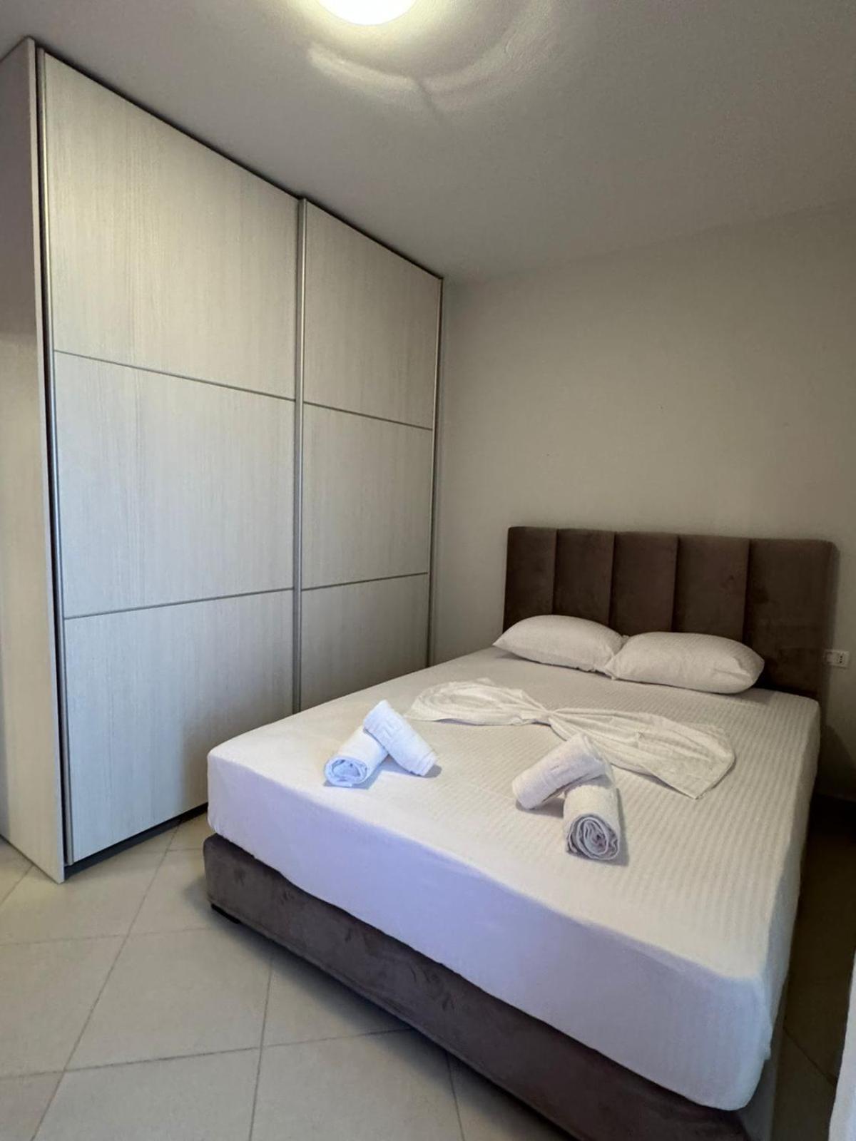 Leon Sea View Apartment Sarandë Exterior foto