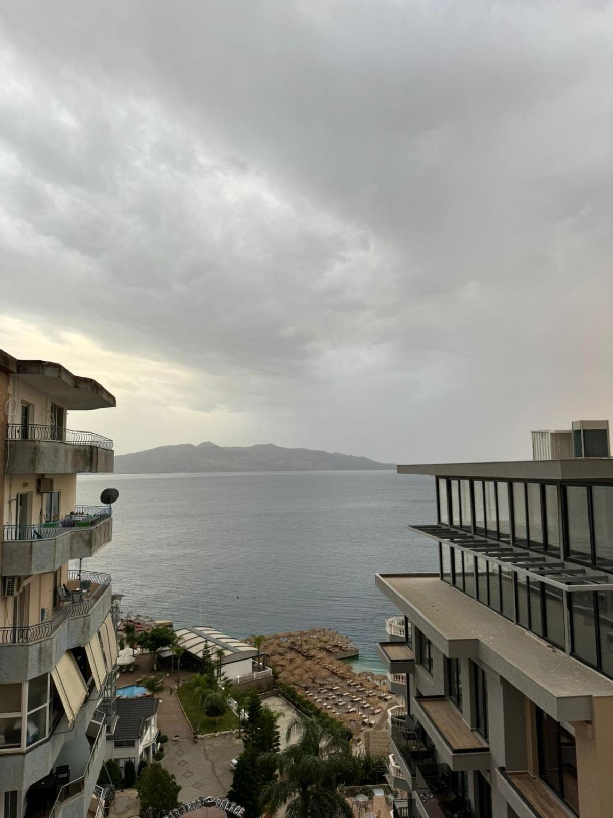 Leon Sea View Apartment Sarandë Exterior foto