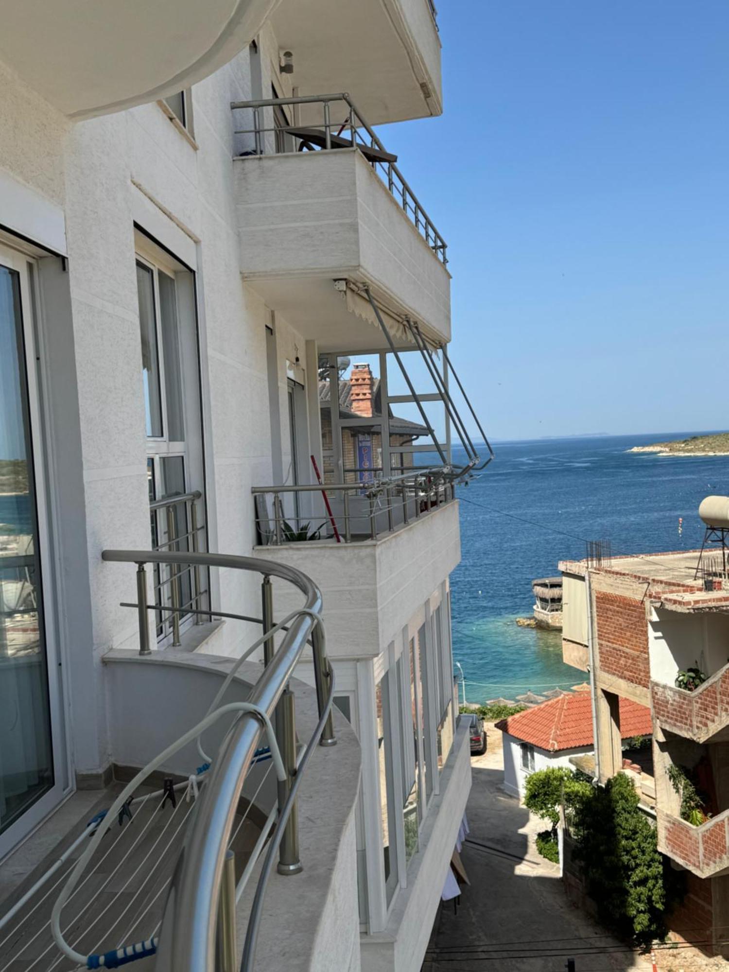 Leon Sea View Apartment Sarandë Exterior foto