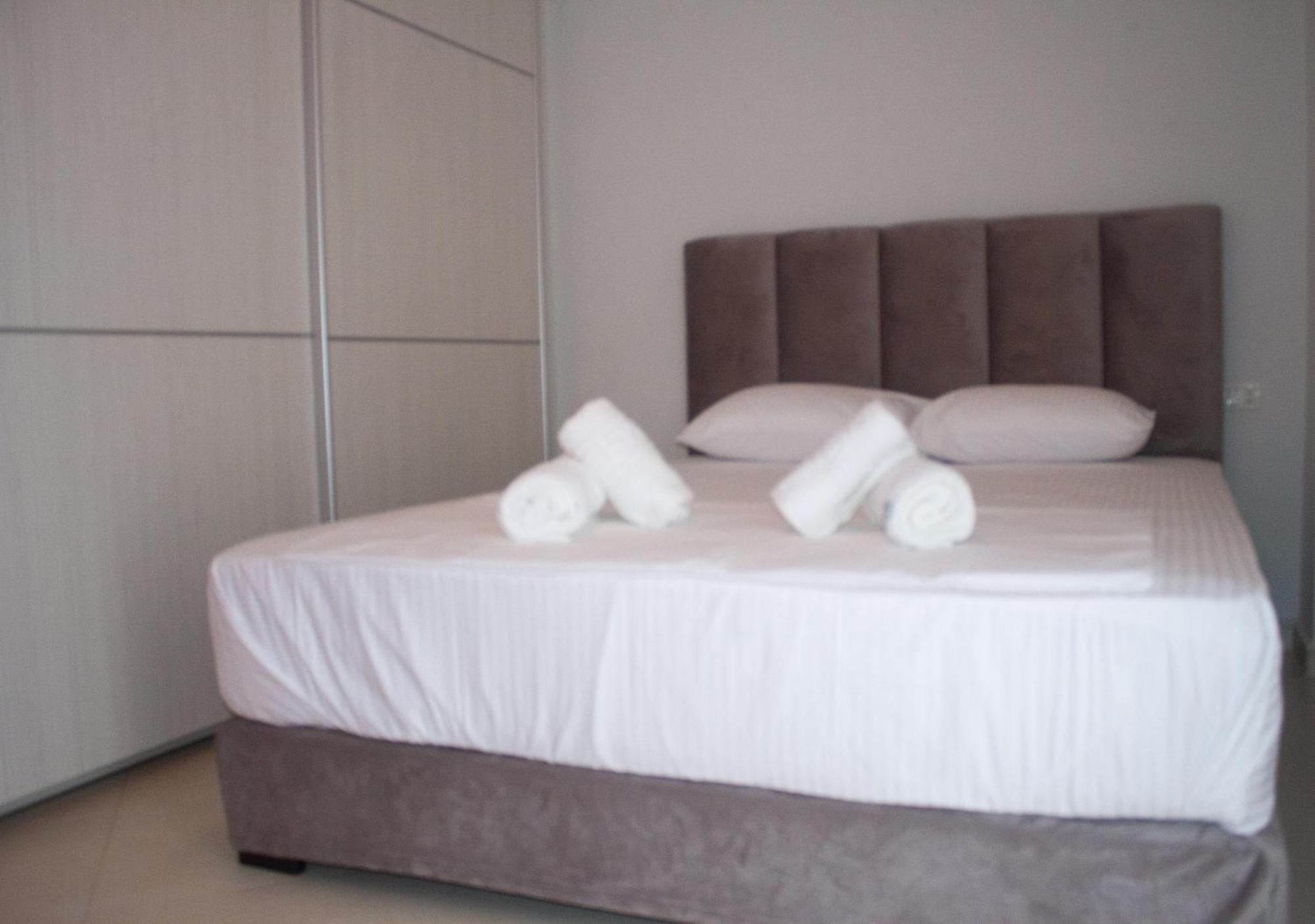 Leon Sea View Apartment Sarandë Exterior foto
