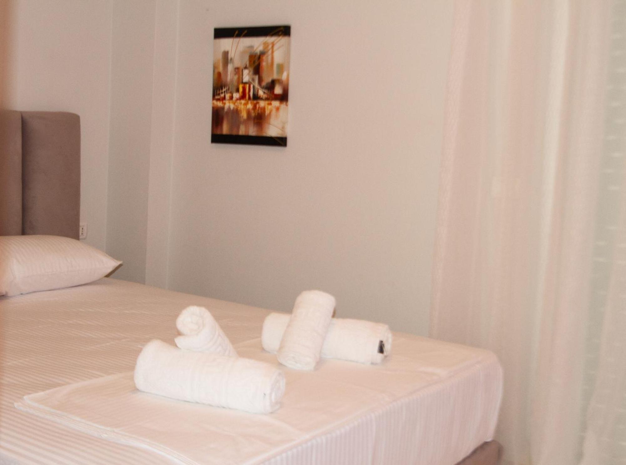 Leon Sea View Apartment Sarandë Exterior foto